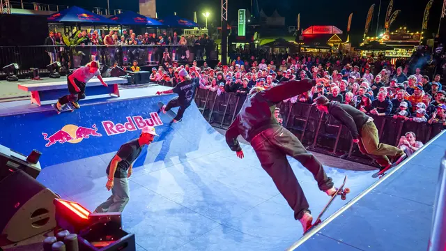 Top: In der Fanzone geht die Post ab.
