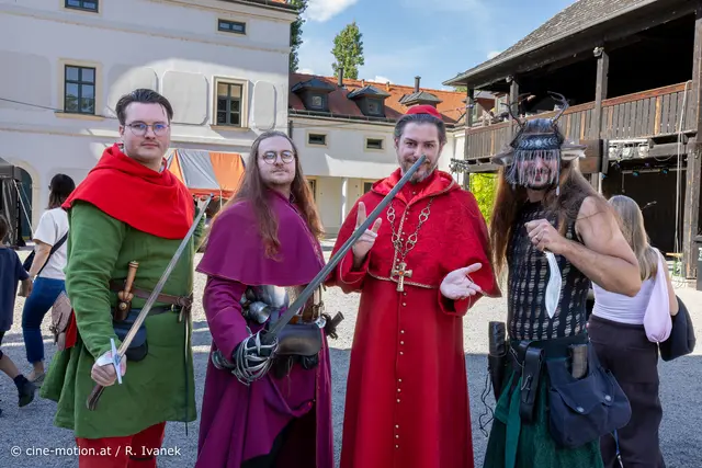 Der wohlhabende Bauer, Erzbischof, Kardinal und Waldgeist - die dominierenden Persönlichkeiten des Mittelalters. | Foto: cine-motion.at / R. Ivanek