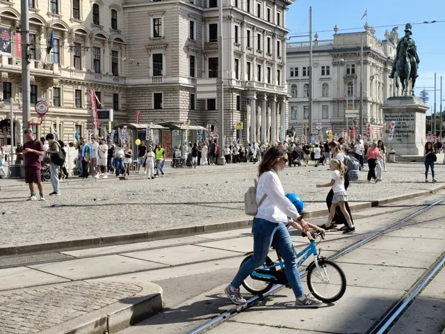 Vom Schwarzenbergplatz aus ging es auf eine Runde um den Ring.