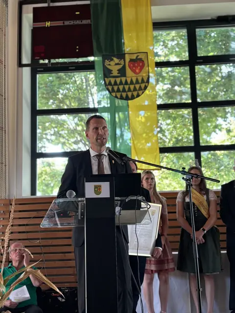 Bürgermeister der Stadt Wittingen, Andreas Ritter, fand lobende Worte für die Wiesener Gemeindebürgerinnen und Bürger.  | Foto: MeinBezirk/Barbara Babonitsch-Diewald