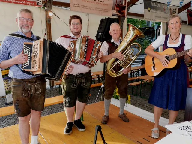 Erste Bad Kreuzner Wiesn auf Burg Kreuzen. Ein großartiger Erfolg!  | Foto: Robert Zinterhof