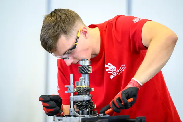 Im Gespräch in Feldbach erzählt David Gschaar von seinen Erfahrungen bei den WorldSkills, seinem Weg zum Staatsmeistertitel und der nächsten Herausforderung: der Meisterprüfung. | Foto: MeinBezirk/Gerda Sammer-Schmidt