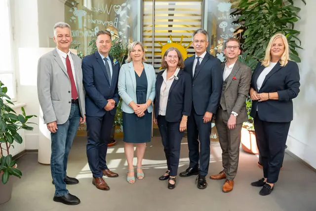 Grazer Stadtregierung: Manfred Eber, René Apfelknab, Judith Schwentner, Elke Kahr, Kurt Hohensinner, Robert Krotzer und Claudia Unger (v. l.)