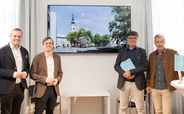 Vzbgm. Patrick Jonke, Vzbgm. Roland Rabitsch mit den beiden Abteilungsleitern DI Robert Piechl und Dr. Wolfgang Hafner bei der Präsentation von "Cool Down Klagenfurt". | Foto: SK/Zangerle