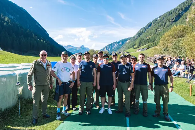 Das Team der FF St. Jodok-Vals rund um Kdt. Hannes Jenewein. | Foto: Pernsteiner