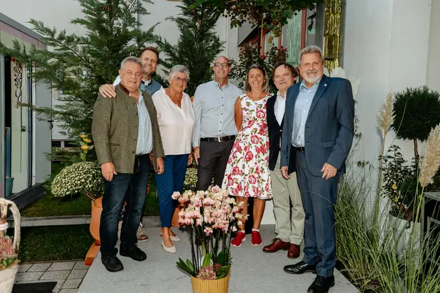 Vizebürgermeister Franz Malzl, A.H.A. Geschäftsführer Anton Hartberger, BGM a.D. Gisela Strobl, A.H.A. Geschäftsführer Herbert Schwarzott, Anita Thurner, BGM a.D. Emil Schabl, BGM Karl Brandtner. | Foto: WithLaurent Photographý