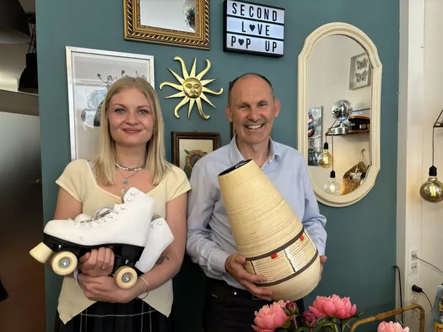 Sophia Wegner und Thomas Gassner im neuen Carla-Po-up-Store im Kaiviertel in der Stadt Salzburg.  | Foto: Lisa Gold