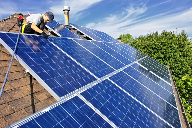 Zu den modernisierten Lehrberufen zählen etwa Installations- und Energietechnik, Tierpflege, Glasbau- oder Fahrzeugtechnik. | Foto: Smarterpix/elenathewise