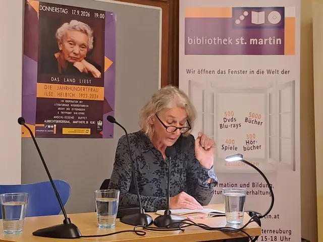 Die Schauspielerin Martina Spitzer las Ausschnitte aus Ilse Helbichs Texten „Schwalbenschrift“ (2003) und „Das Haus“ (2009). | Foto: bibliothek st. martin