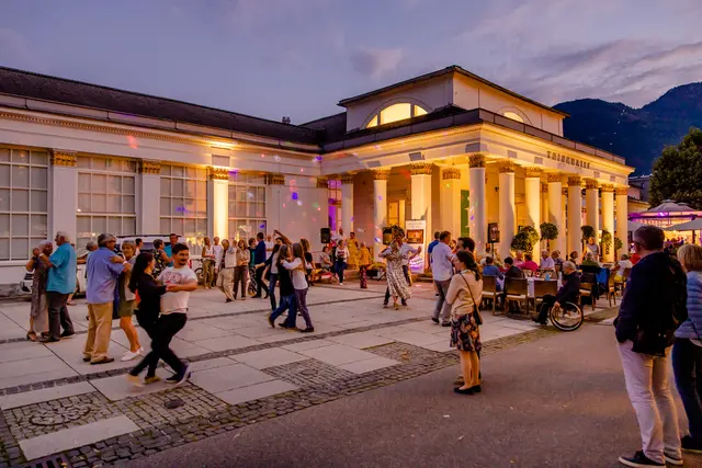 Mit einem Archiv von über 100.000 Titeln trifft Pirni punktgenau den Geschmack seiner Gäste – und lockt so selbst den größten Tanzmuffel auf die Tanzfläche. | Foto: KHS/Wolfgang Spekner