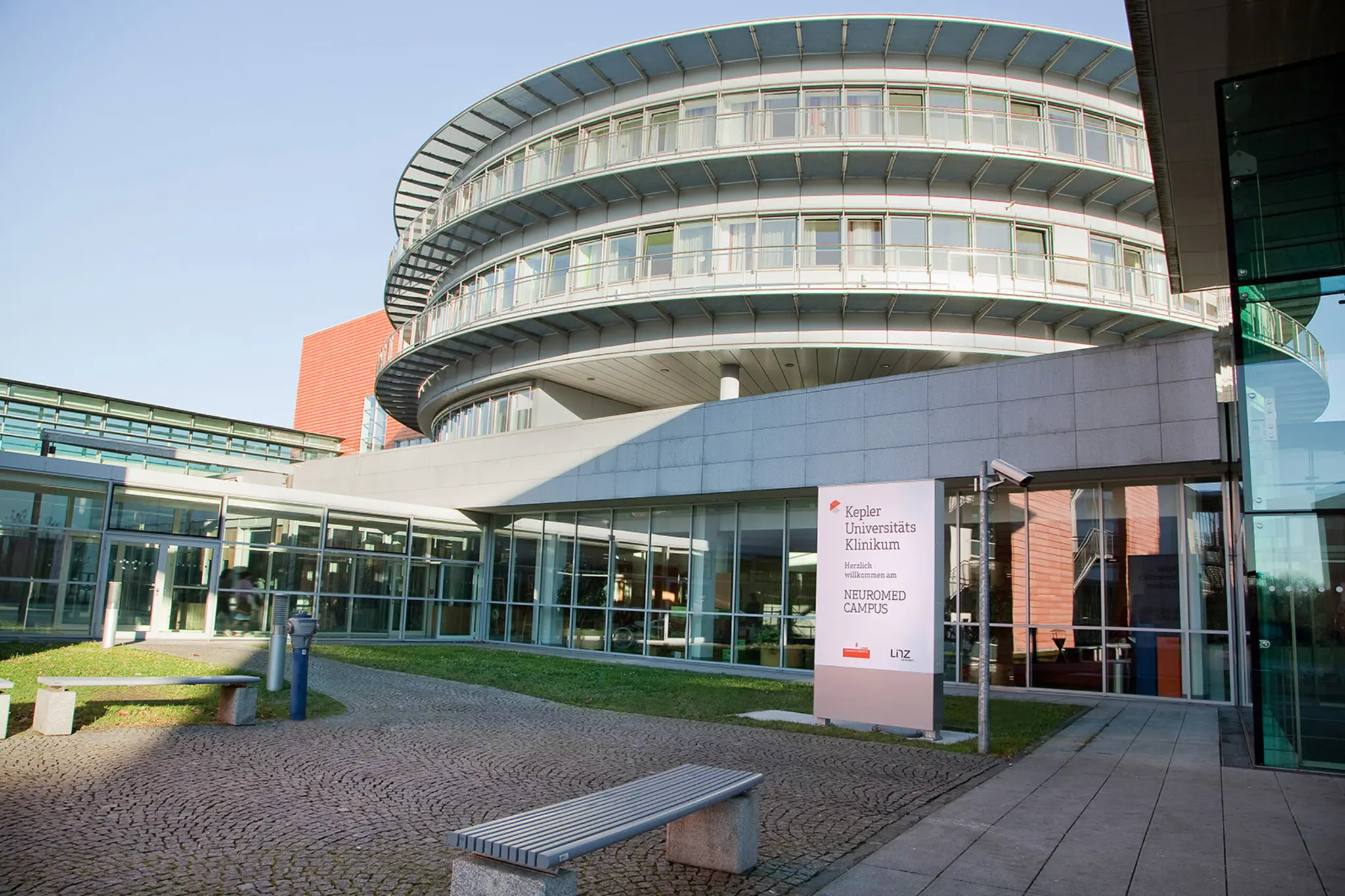 Für Arbeit an KUK und JKU: Renommierte Neurologie-Expertin kommt nach Linz ...