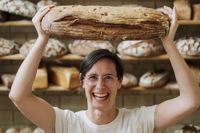 Kathrina Prattes führt die Bäckerei in der fünften Generation.  | Foto: nixxipixx