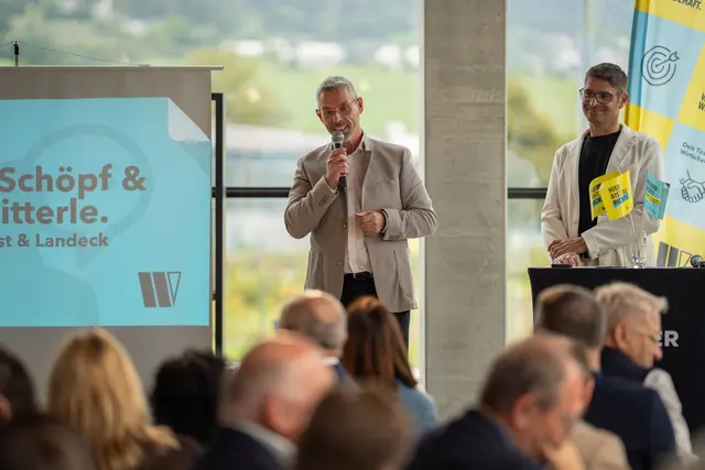 Die Bezirksobleute Bernhard Schöpf und Michael Gitterle brachten die Anliegen der Oberländer Wirtschaft auf den Punkt. | Foto: Fettinger