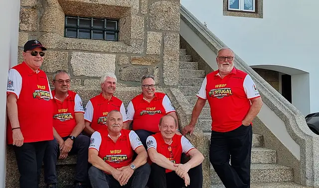 Das Österreichische Nationalteam -
Reihe 1 Hasslinger Helmut, Teamchef Tichy Franz, Jahn Franz, Tiefenbrunner Felix
Reihe 2 Hafenscher Harald, Fiedler Manfred, Pejrimovsky Dieter.
 | Foto: Nationalteam