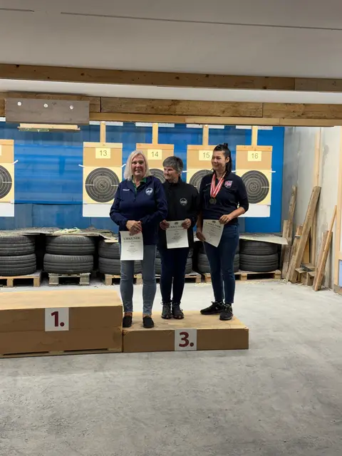 vlnr: Melitta Passenegg, Brigitte Sodamin, Manuela Utizi
Platz 3. Seniorinnen 1, Mannschaft, FFWGK 30/30
 | Foto: Schützenverein Straßburg