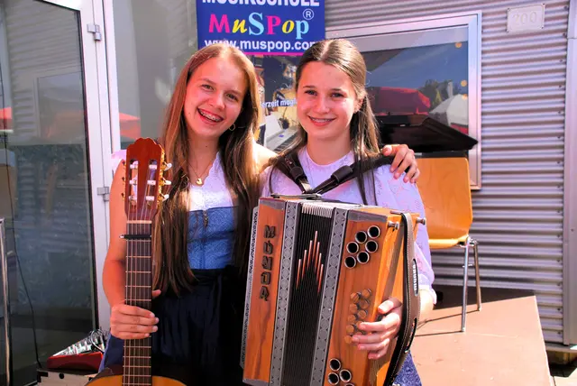 Für zünftige musikalische Einlagen sorgten Schüler der Musikschule " MusPop "