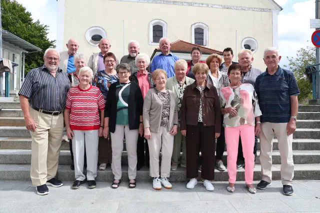 73 Jahre nach Schulanfang und 65 Jahre nach Schulende trafen sich 19 ehemalige Münzkirchner Schüler zum Klassentreffen wieder. | Foto: Hauzinger