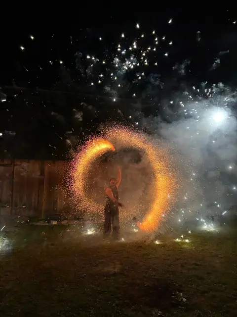Um 20.45 Uhr wird die Feuershow zum Highlight der Langen Nacht im Keltendorf Mitterkirchen. | Foto: Keltendorf Mitterkirchen