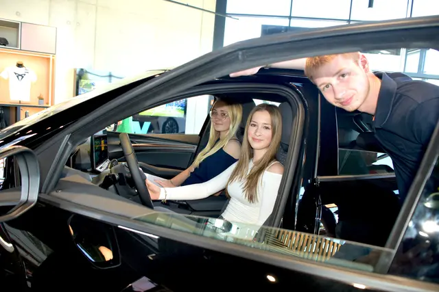 Bei der Herbstautoschau in den beiden Harb-Autohäusern hatten die Besucherinnen und Besucher auch die Möglichkeit, die präsentierten Fahrzeuge bei Probefahrten zu testen. | Foto: Helmut Riedl/MeinBezirk