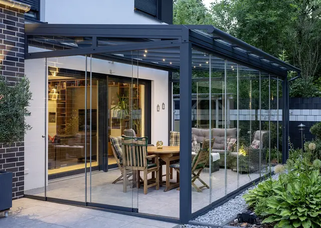 Wer im nächsten Jahr seinen Sommergarten genießen will, sollte jetzt planen. | Foto: Metallbau Hofer