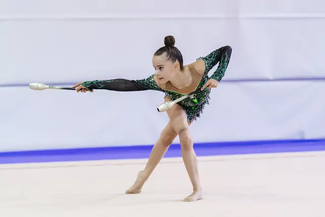 Mit einem neuen Angebot an rhythmischen Sportgymnastik in Wels sollen Mädchen Selbstdisziplin, Selbstvertrauen lernen können. | Foto: Shushura