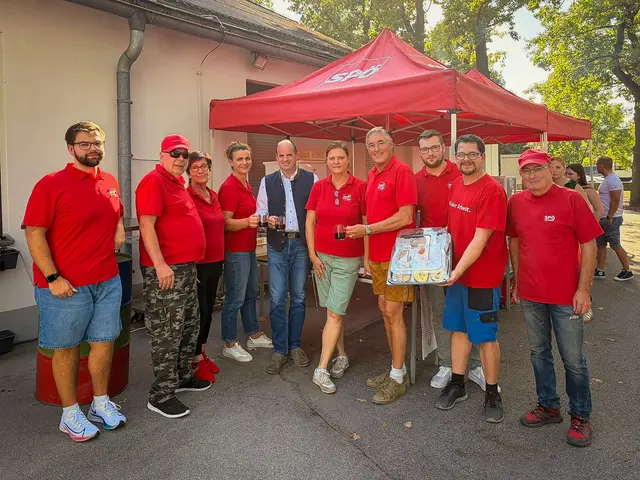 Leo Bernirschke, Erich Simon, Brigitte Haiden, Julia Neidhart-Hermann, Rene Zonschits, Eva Roula, Ludwig Deltl, Fabian Lindenbauer, Mathias Benda und Norbert Rutka (von links nach rechts). | Foto: zVg