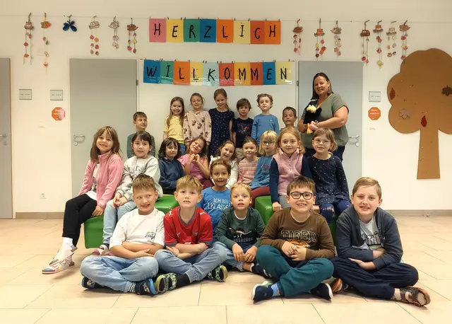 2026 Volksschule Würmla 1. mit Klassenlehrerin Brigitte Krennmüller-Ettlinger. | Foto: Christian Nowotny