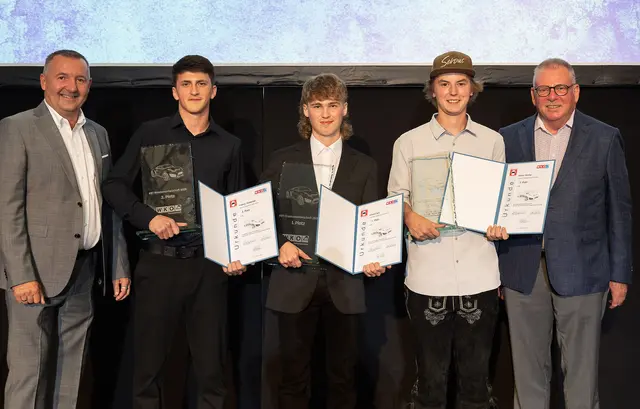 Bundesinnungsmeister-Stellvertreter Thomas Marichhofer, Vicentiu Homorean, Simeon Seis Marvin Fercher und Bundesinnungsmeister-Stellvertreter Manfred Kubik (v.l.). | Foto: Morgenstern