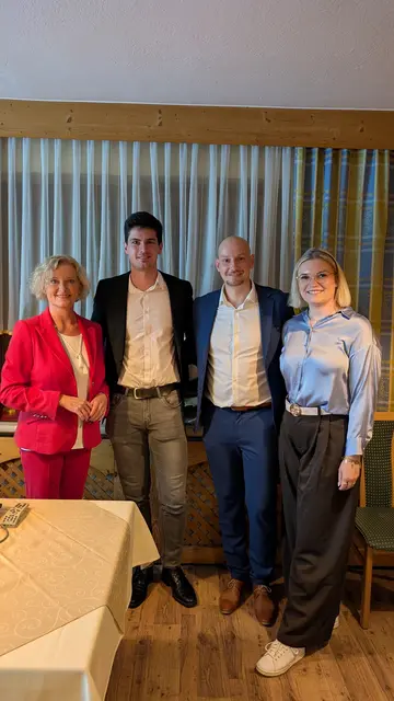 Die neue SPÖ-Spitze mit den Ehrengästen: NR Karin Greiner, Michael Rappold, Daniel Wendelmaier-Zelesinger, LAbg. Chiara Glawogger (v.l.) | Foto: SPÖ