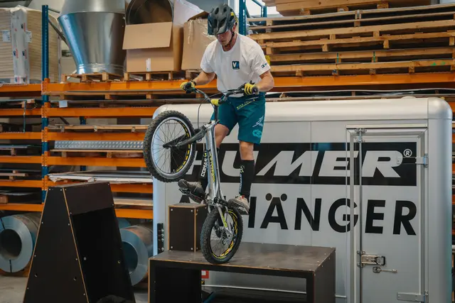 Für einen besonderen Höhepunkt sorgte das Showprogramm mit den Athleten des österreichischen Nationalteams im Trial-Biken.  | Foto: Josef Winzer – Die Gipfelstürmer