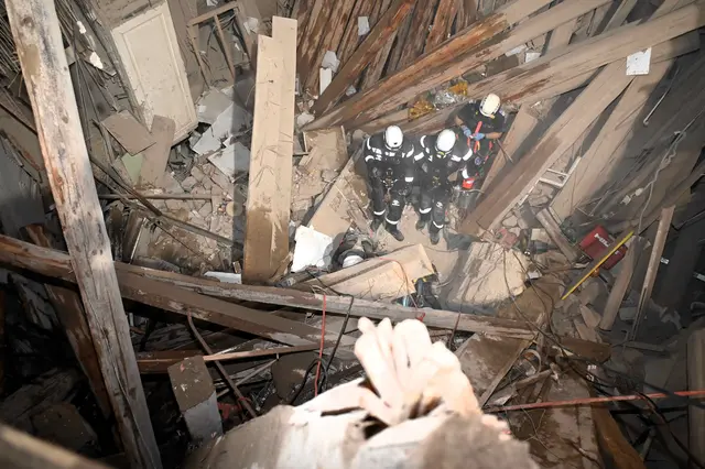 Rund 100 Einsatzkräfte waren stundenlang im Einsatz. | Foto: Stadt Wien | Berufsfeuerwehr Wien