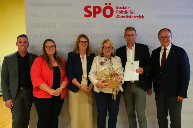 Barbara Huber (3. v. r.) wurde von der SPÖ ausgezeichnet. | Foto: SPÖ