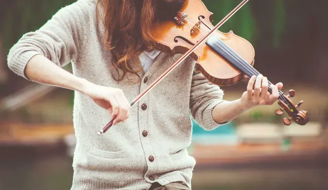 Wer sein Instrument unsachgemäß lagert oder verwendet, tut ihm nichts Gutes. (Symbolfoto) | Foto: Onojeghuo/unsplash