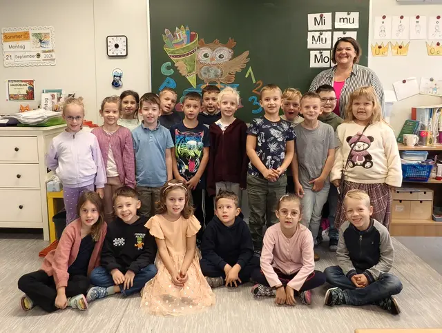 2026 Volksschule Atzenbrugg-Heiligeneich 1a mit Klassenlehrerin Marion Totter-Haslinger. | Foto: Christian Nowotny