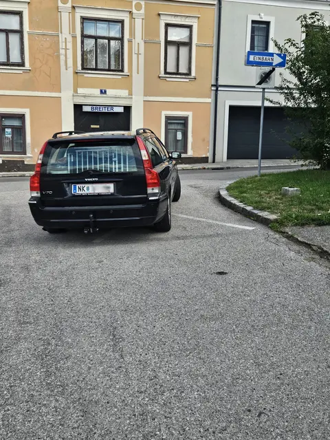Auffälliges Parkverhalten in der Bezirkshauptstadt. | Foto: Name d. Fotografen d. Red. bekannt