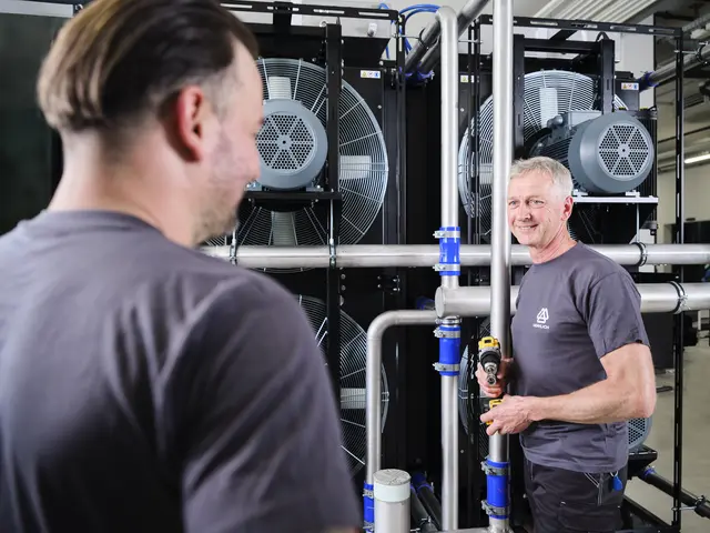 In Suben entstehen individuell ausgelegte Kühler. Aktuell wird für die HENNLICH Cooling Technologies Verstärkung im Lager gesucht. | Foto: Foto: HENNLICH
