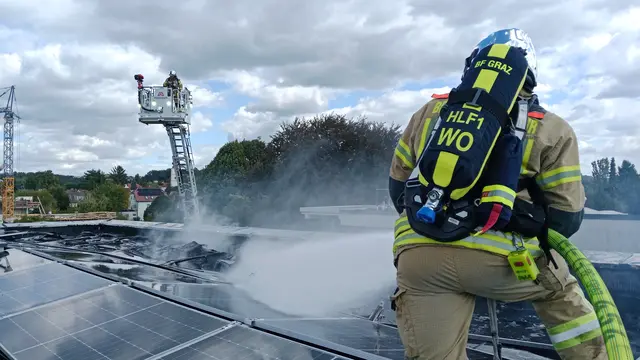 Die Berufsfeuerwehr Graz konnte den Brand rasch löschen. | Foto: BF Graz