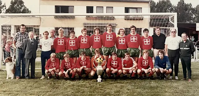 Der SV Pöttinger Grieskirchen beim Innviertler Cup-Sieg 1977.  | Foto: Archiv SV Pöttinger