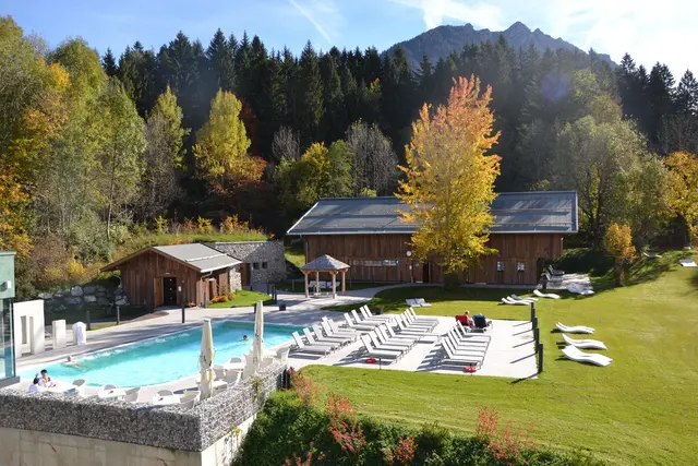 Die neue Lechsauna bietet auf mehreren Ebenen Platz für bis zu 55 Gäste. | Foto: Alpentherme Ehrenberg