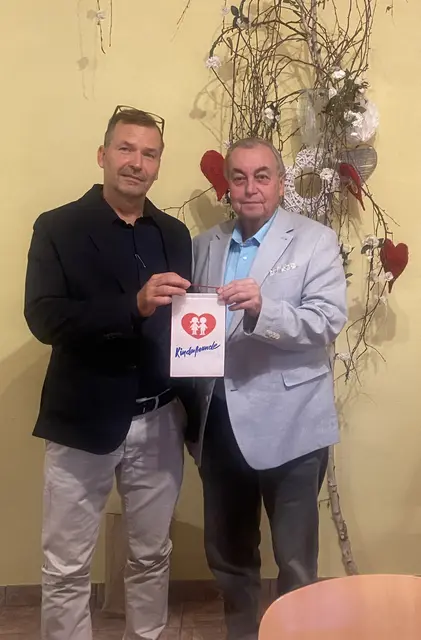Nach mehr als 42 Jahren übergab Wolfram Erasim den Vorsitz der Kinderfreunde Rabensburg in jüngere Hände. | Foto: Kinderfreunde