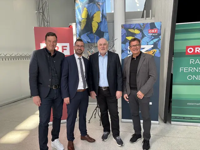 Jochen Bocksruker und Andreas Albrecher mit Andreas Zöchling von Stoelzle und ORF-Landesdirektor Gerhard Koch (2. v. r.) | Foto: MeinBezirk/Harald Almer