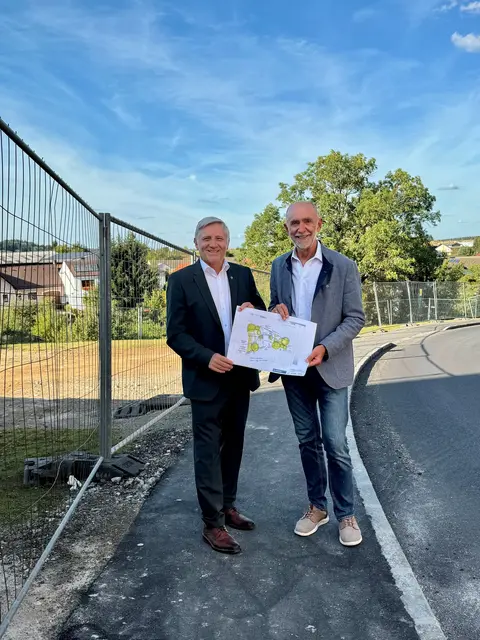 Einigkeit in Schweiggers: Vizebürgermeister Günther Prinz und Bürgermeister Josef Schaden. | Foto: Marktgemeinde Schweiggers