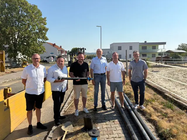 Lokalaugenschein vor Bau-Schluss (von links): Christian Kucevic (Wasserverband Mittleres Burgenland), Verbandsobmann Bruno Stutzenstein, Bgm. Thomas Niklos, Betriebsleiter Christian Zörfuss, Obmannstellvertreter Markus Landauer und Michael Skok (Ziviltechnikbüro Pieler). | Foto: Gemeinde Unterfrauenhaid