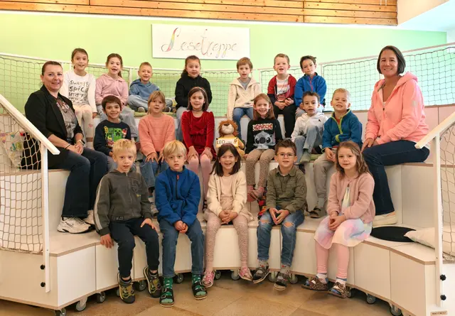 2026 Volksschule St. Andrä-Wördern 1b  mit Schulassistenz Claudia Weiß und Klassenlehrerin Kathrin Schweitzer.  | Foto: Christian Nowotny