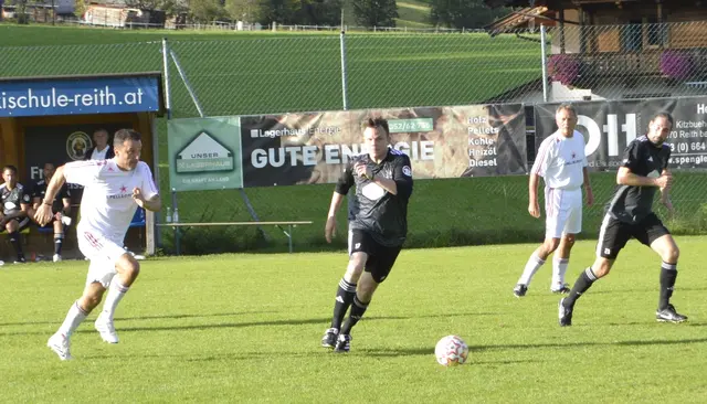 Auch ohne viel Training machen die Köche eine gute Fußball-Figur. | Foto: Brigitte Eberharter