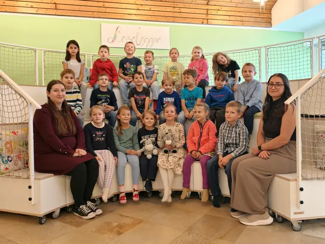 2026 Volksschule St. Andrä-Wördern 1a mit Klassenlehrerin Daniela Schreiblehner und Schulassistenz Nicole Hofer. | Foto: Christian Nowotny