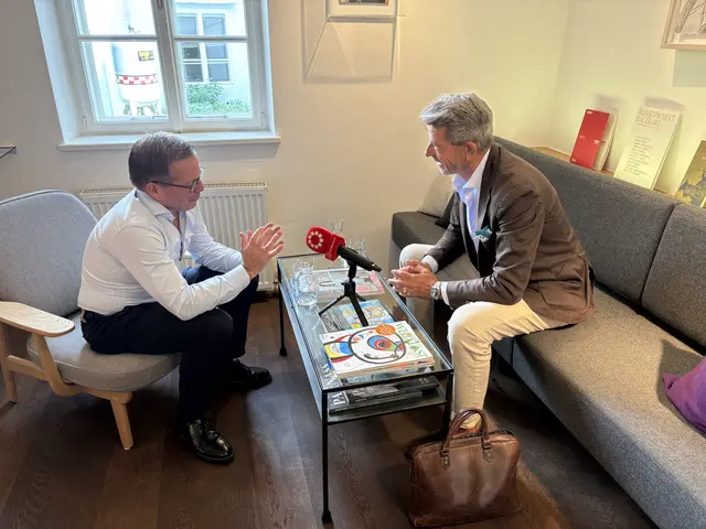 Andreas Gfrerer, Geschäftsführender Gesellschafter, artHOTEL BLAUE GANS im Gespräch mit MeinBezirk Salzburg Chefredakteur Michael Kretz | Foto: MeinBezirk