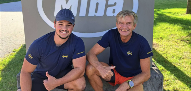 Kevin Robl mit Stefan Walther, sie laufen ab 1. Oktober gemeinsam für den guten Zweck nach Wien. | Foto: Miba