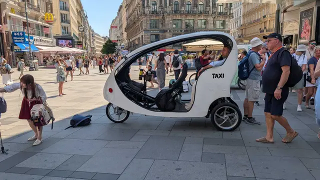 "Faxis" und E-Oldtimer sind der Politik ein Dorn im Auge.  | Foto: Fabian Franz/MeinBezirk