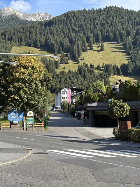 Auch im Bereich der Kreuzung B187 mit der Danielstraße werden Veränderungen vorgenommen. | Foto: MeinBezirk/Günther Reichel